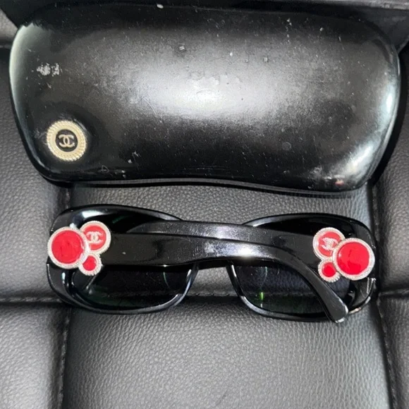 SOLD❤️ CHANEL Bouton Collection Black Sunglasses Red w/ Box + Case 5191 501/3C - Picture 11 of 16